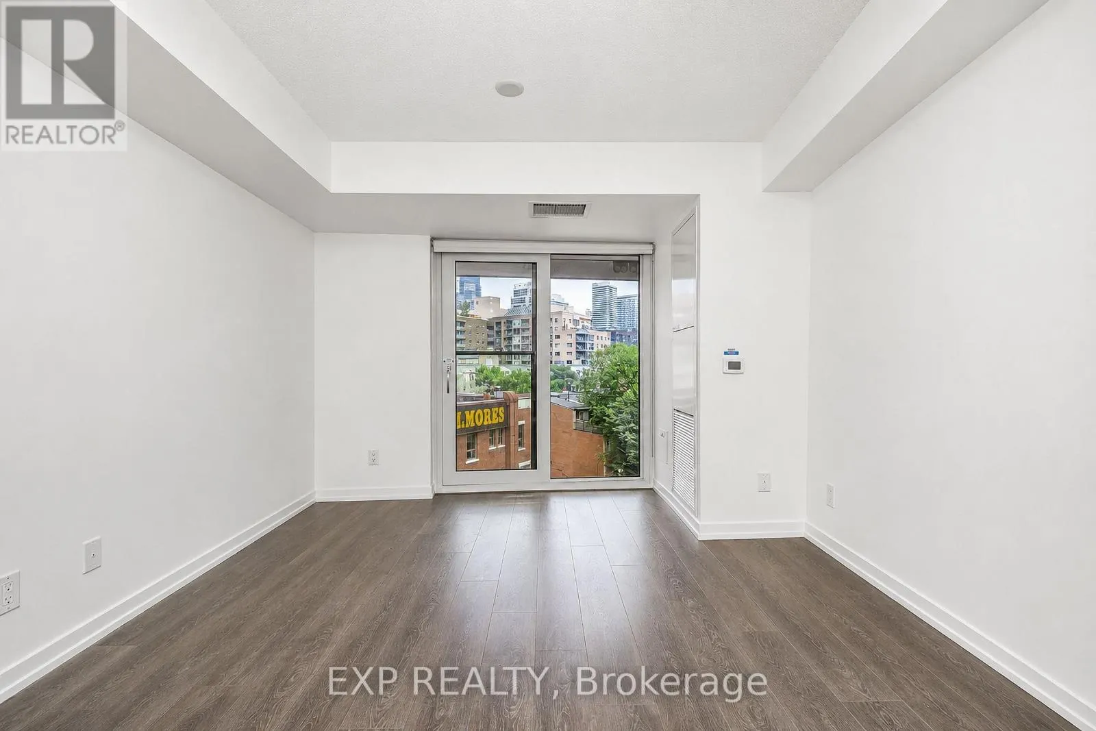610 - 219 DUNDAS STREET E