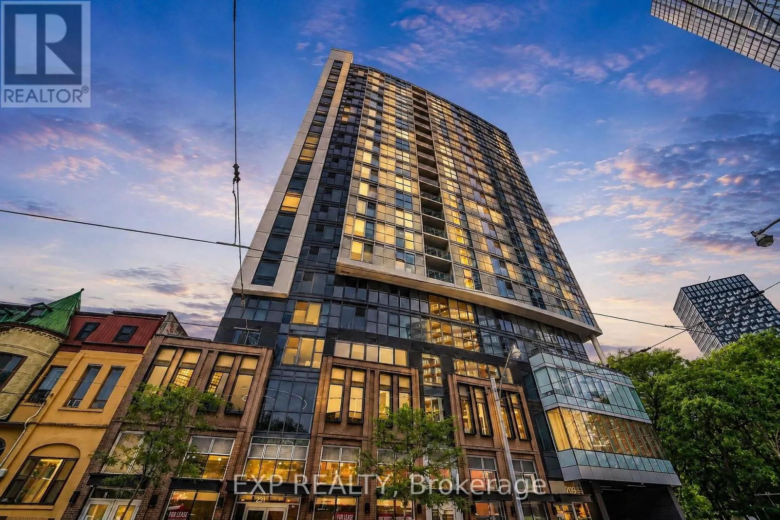 610 - 219 DUNDAS STREET E