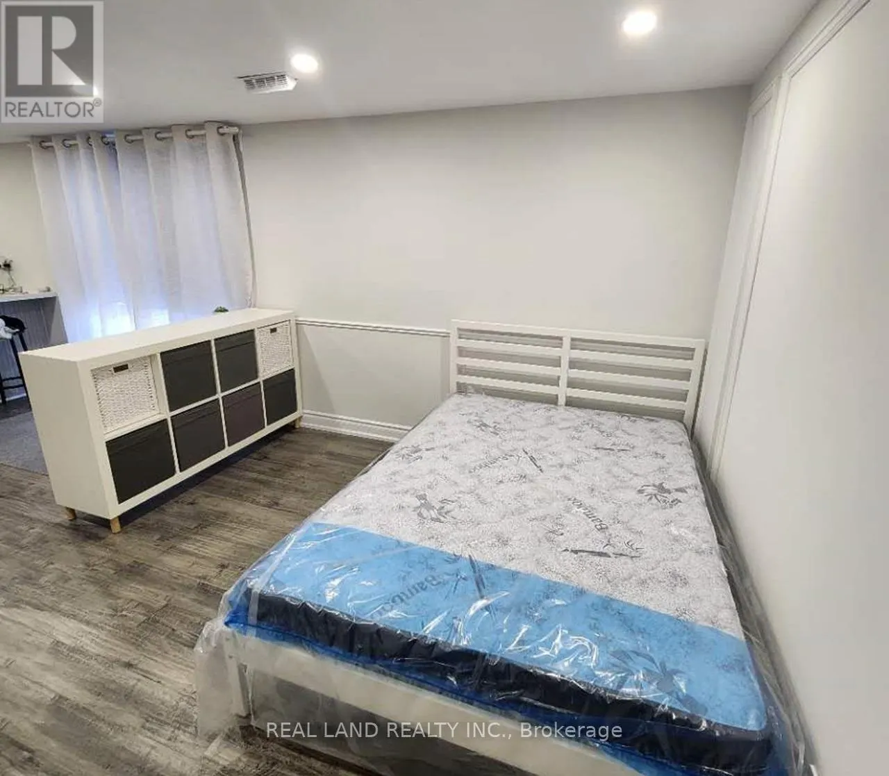 BASEMENT - 65 GLENTWORTH ROAD