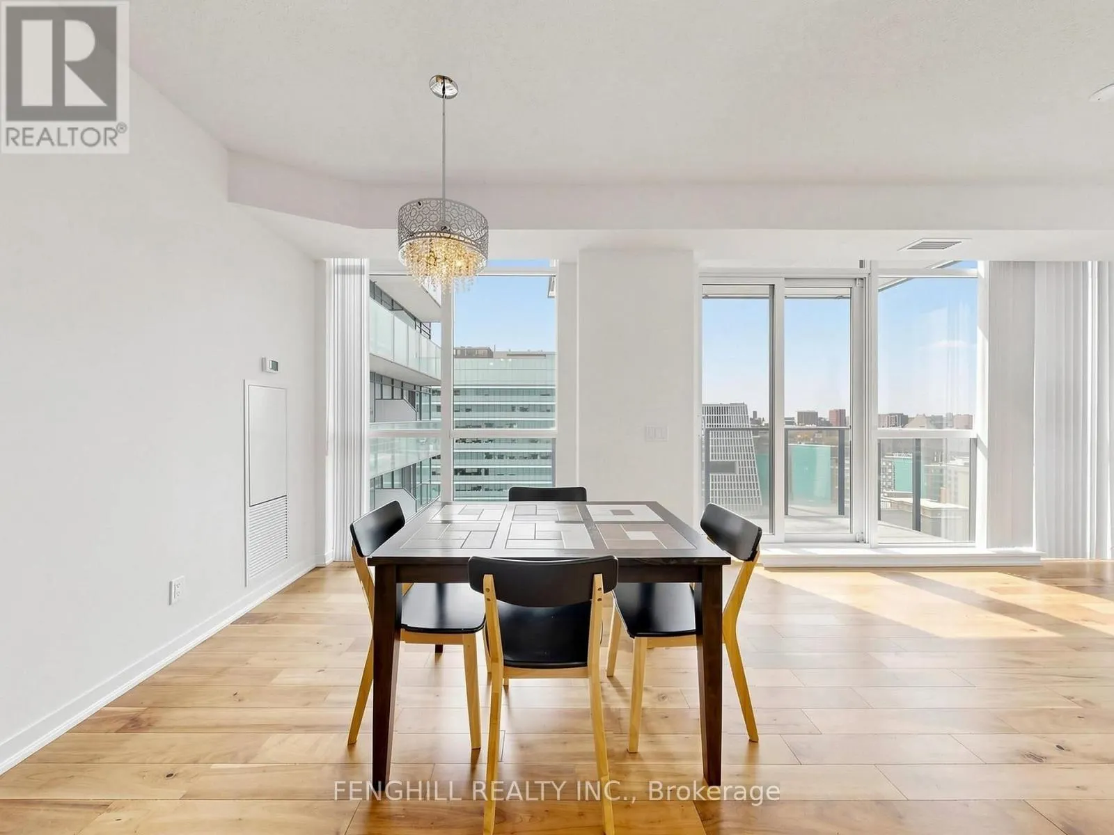 2001 - 770 BAY STREET
