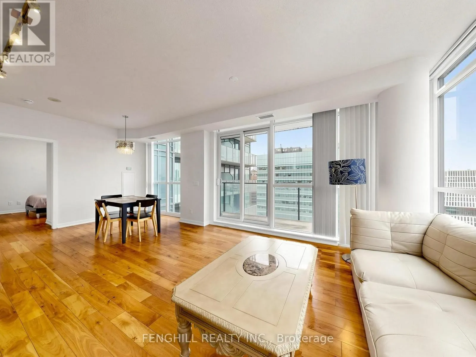 2001 - 770 BAY STREET