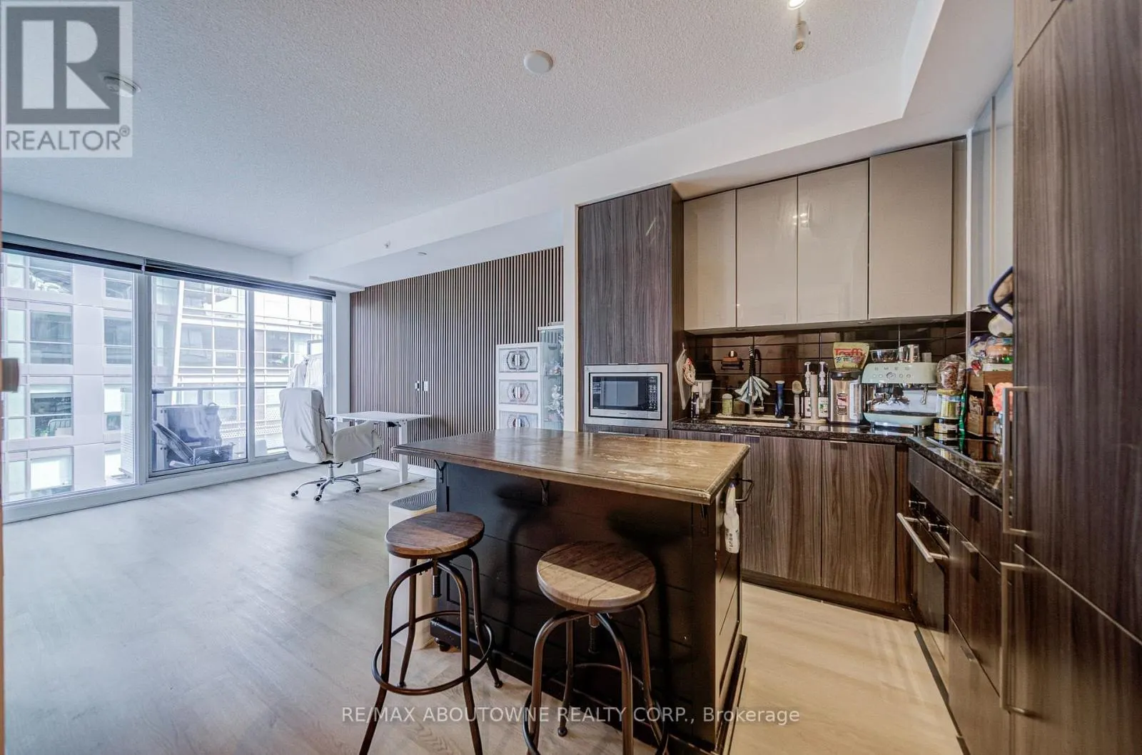 4909 - 125 BLUE JAYS WAY