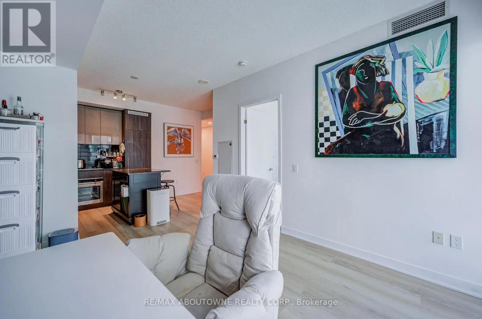 4909 - 125 BLUE JAYS WAY