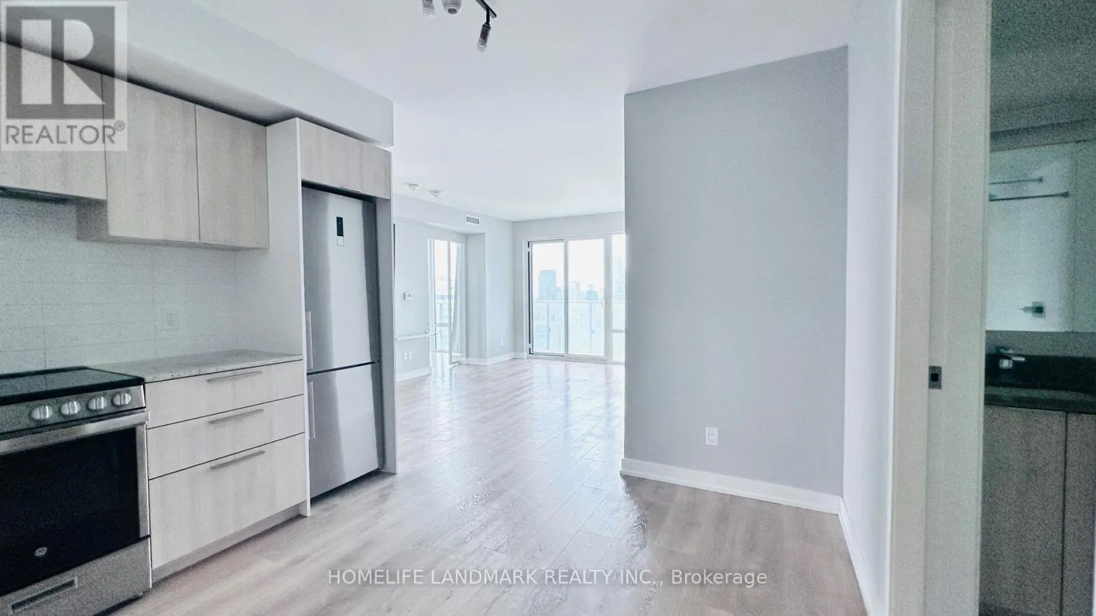 2509 - 501 YONGE STREET
