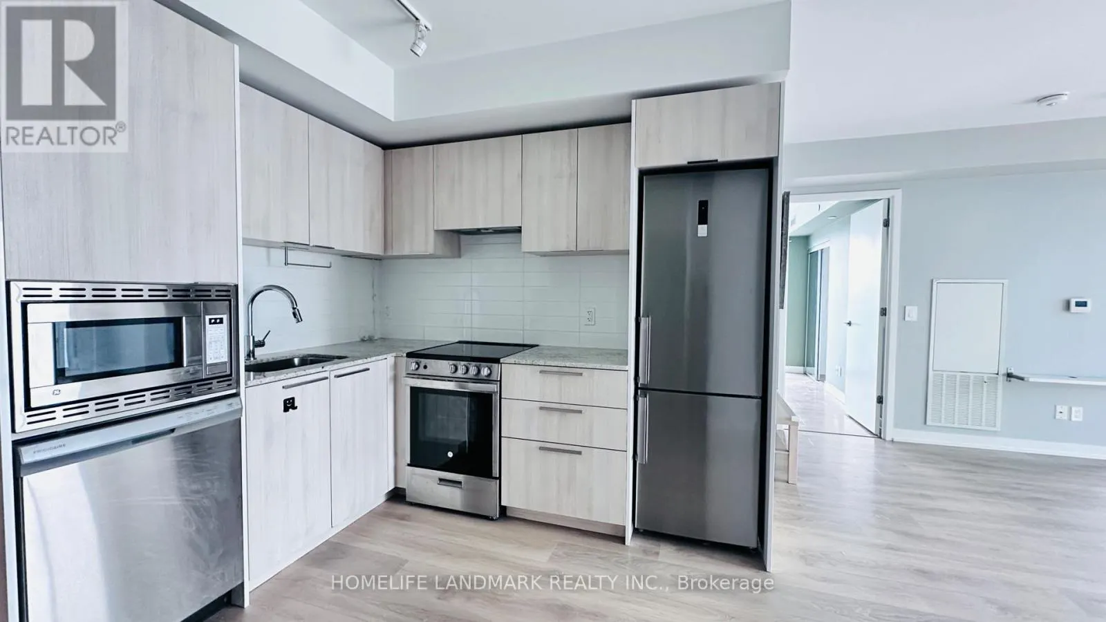 2509 - 501 YONGE STREET