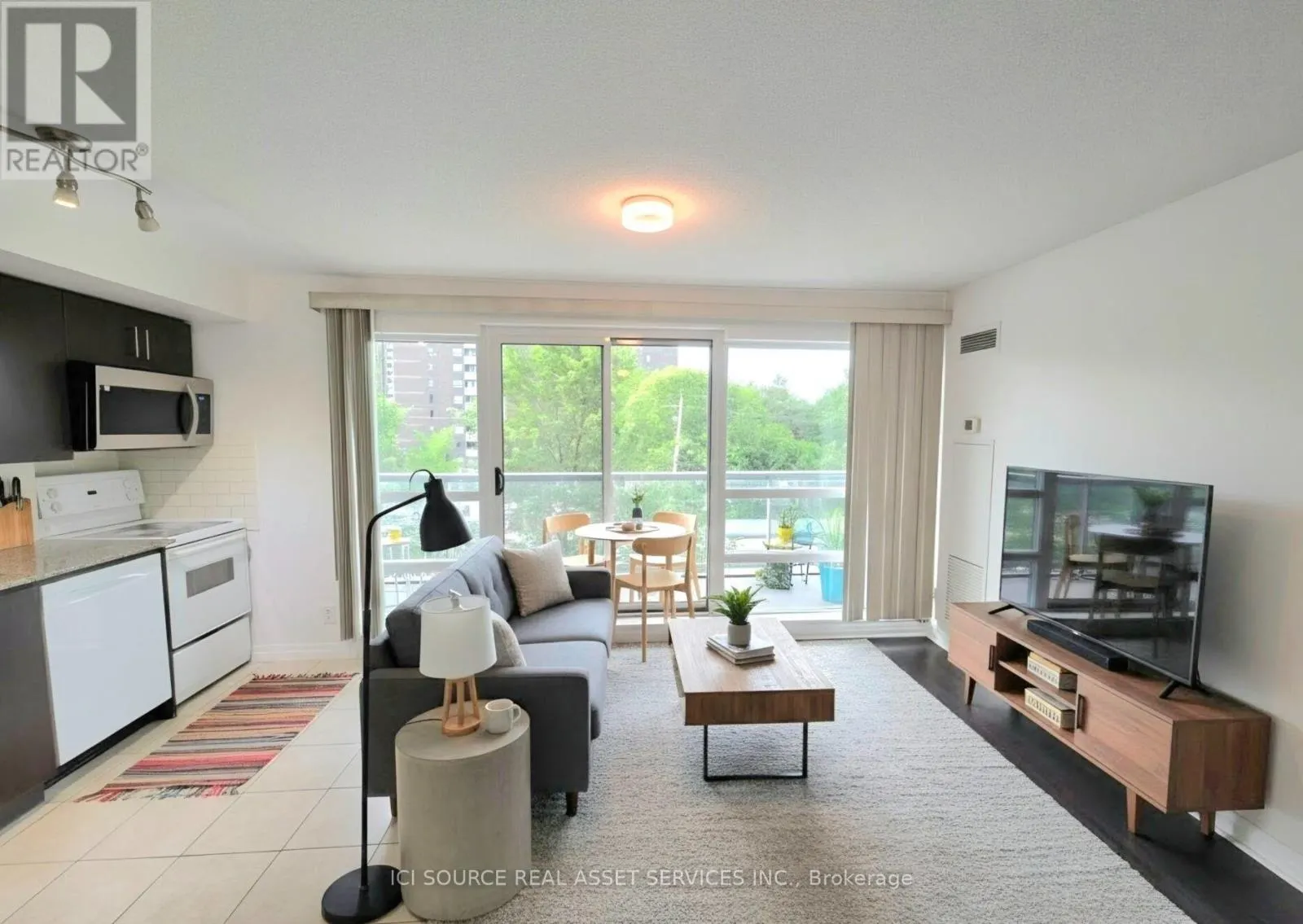 221 - 2035 SHEPPARD AVENUE E