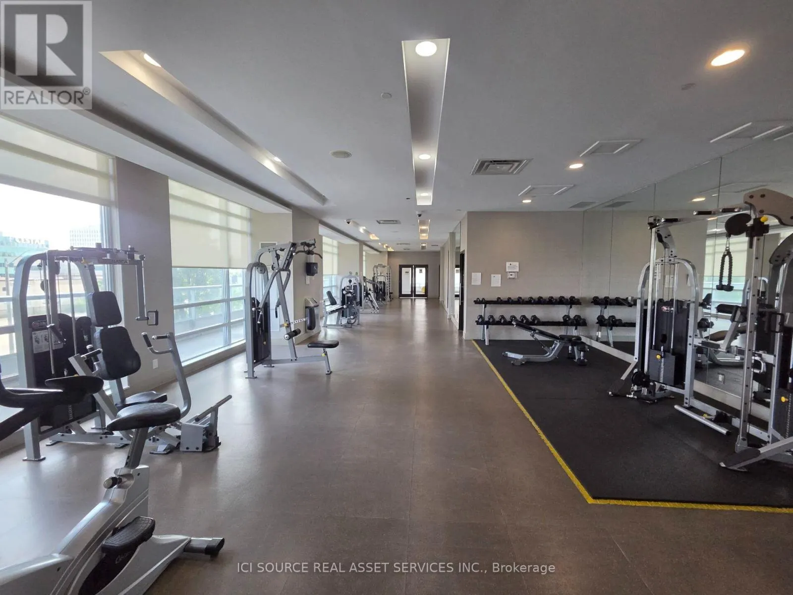 221 - 2035 SHEPPARD AVENUE E