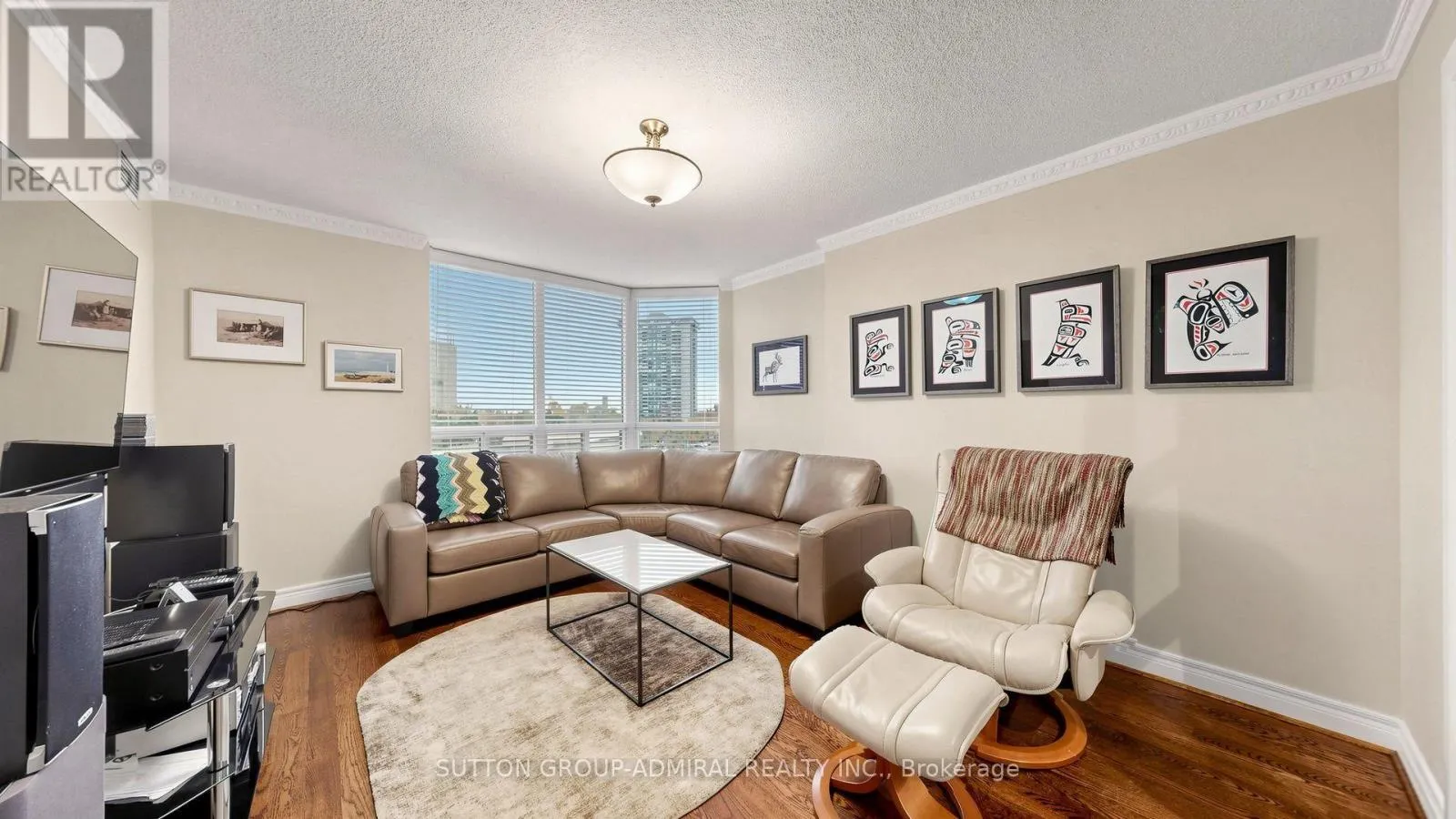 713 - 89 SKYMARK DRIVE