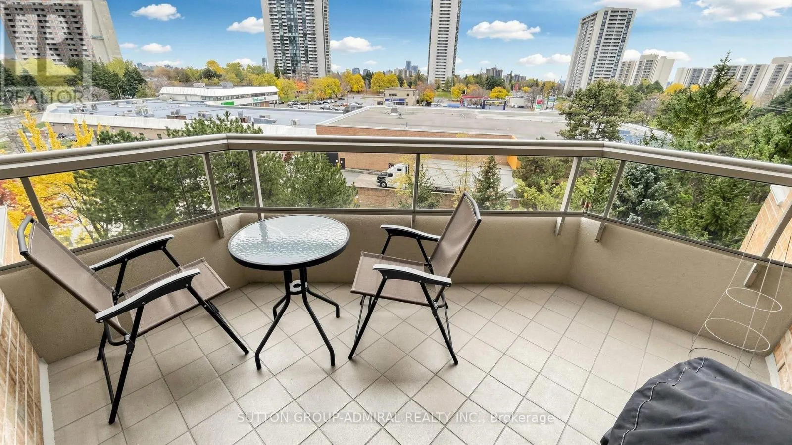713 - 89 SKYMARK DRIVE
