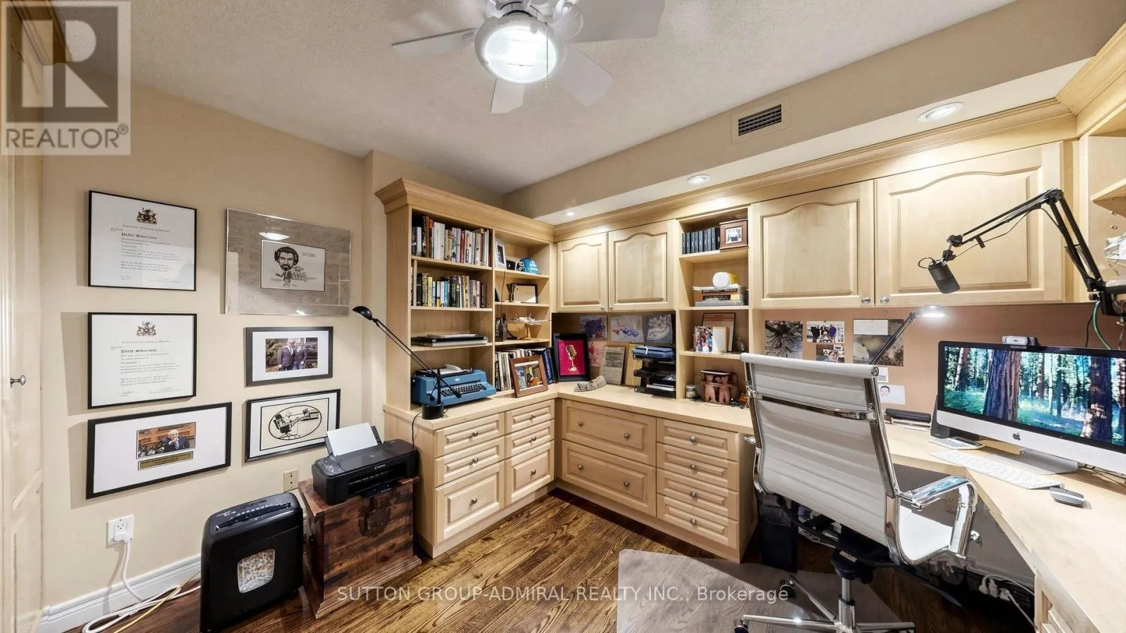713 - 89 SKYMARK DRIVE