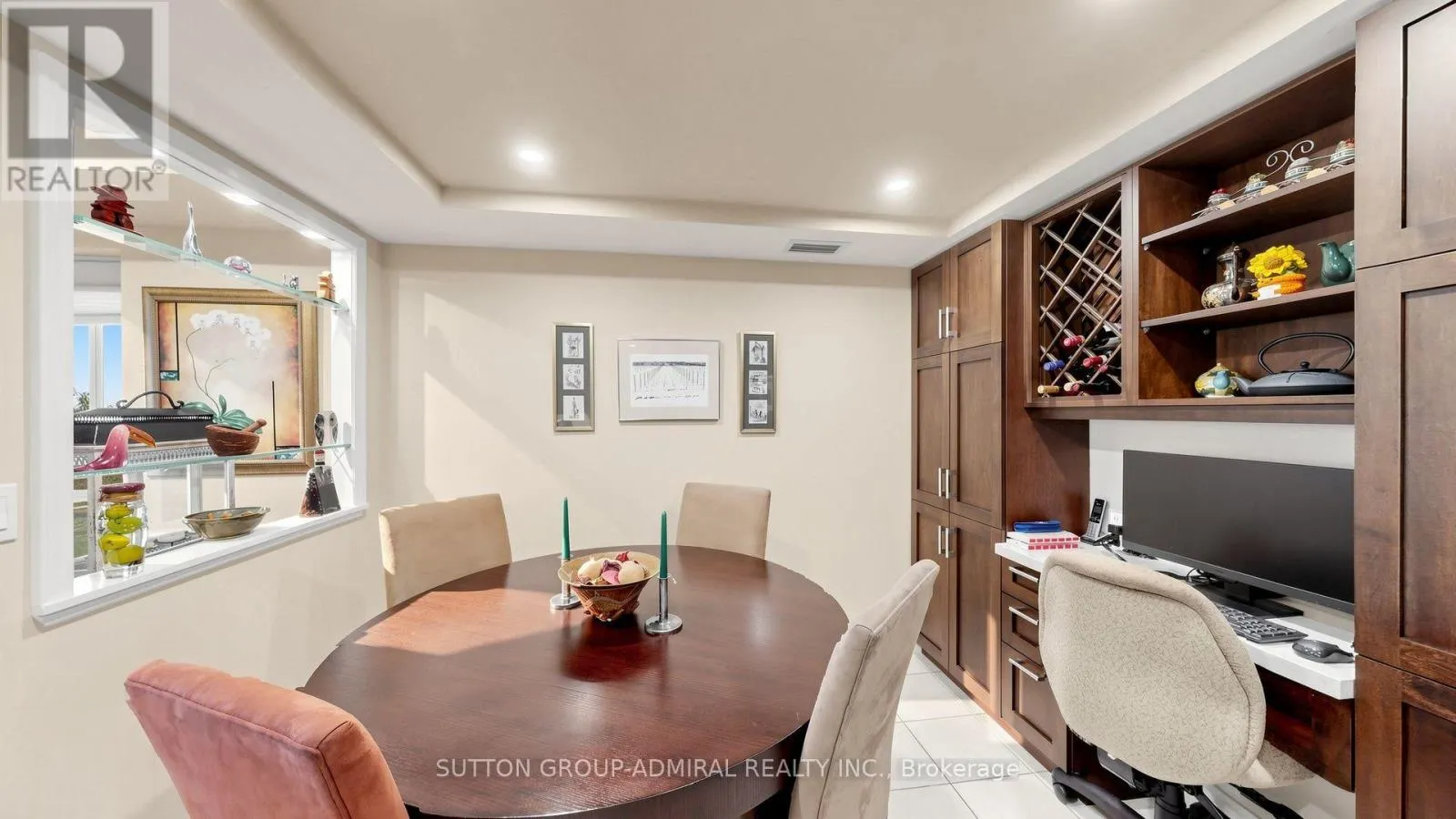 713 - 89 SKYMARK DRIVE