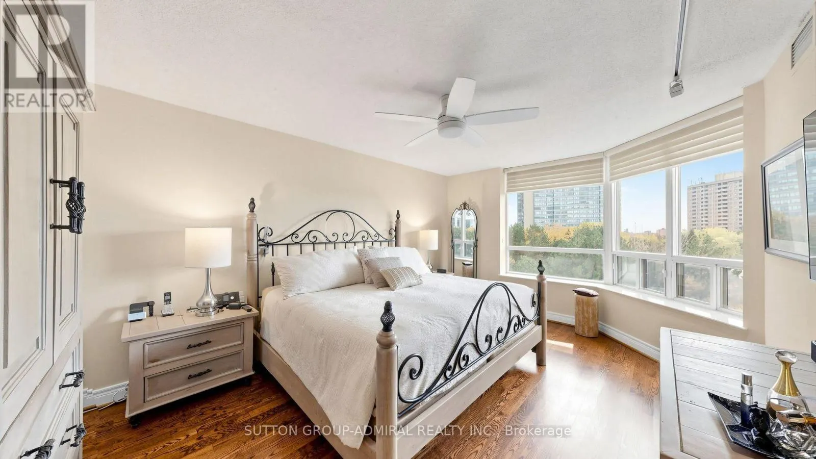 713 - 89 SKYMARK DRIVE