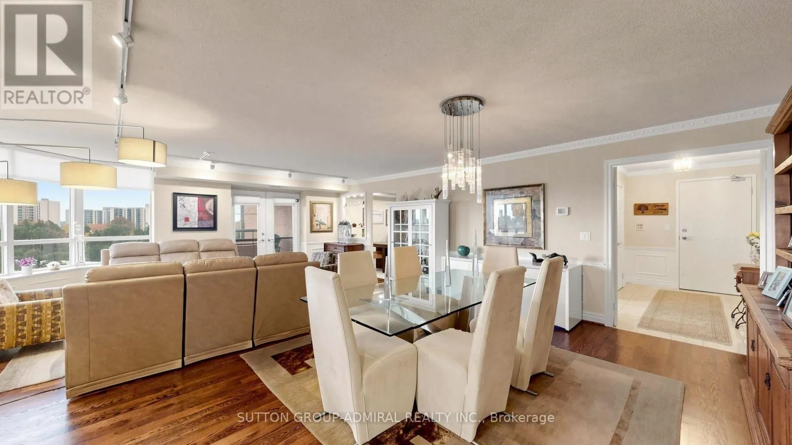 713 - 89 SKYMARK DRIVE