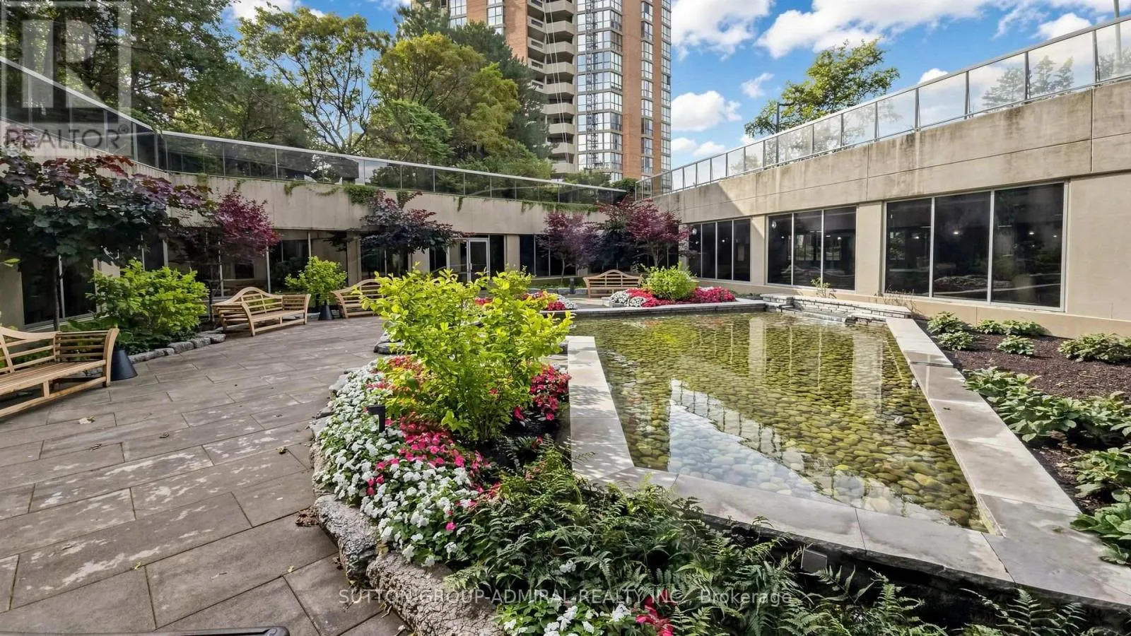 713 - 89 SKYMARK DRIVE