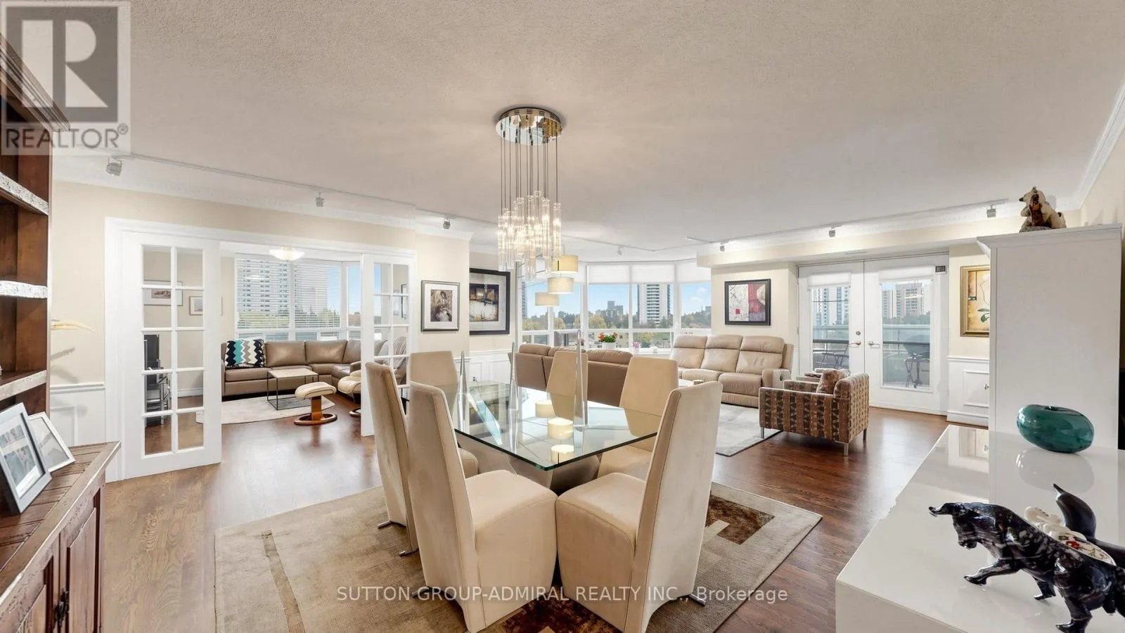 713 - 89 SKYMARK DRIVE