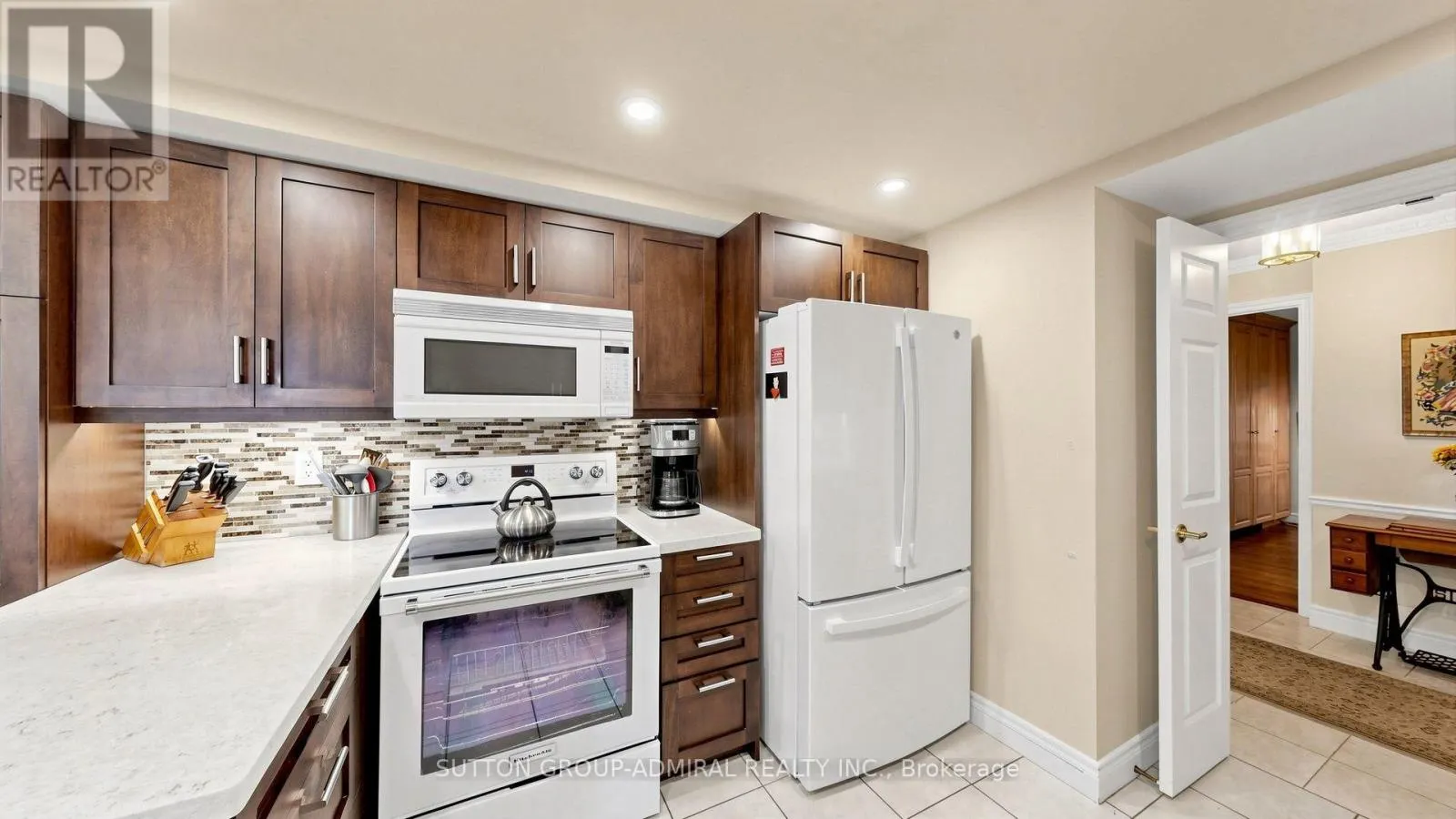 713 - 89 SKYMARK DRIVE
