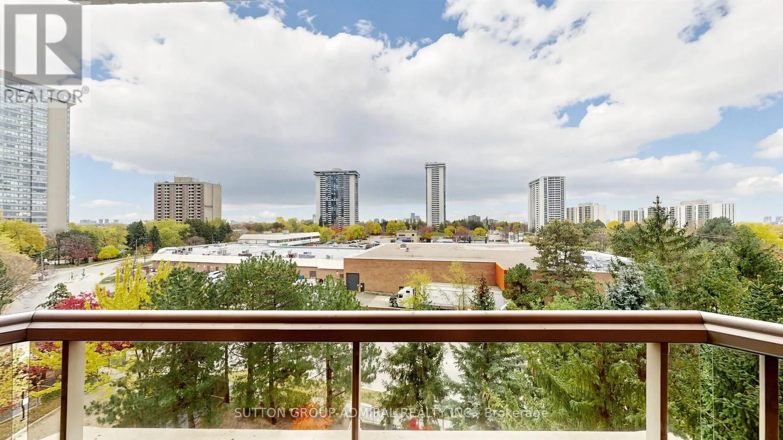 713 - 89 SKYMARK DRIVE