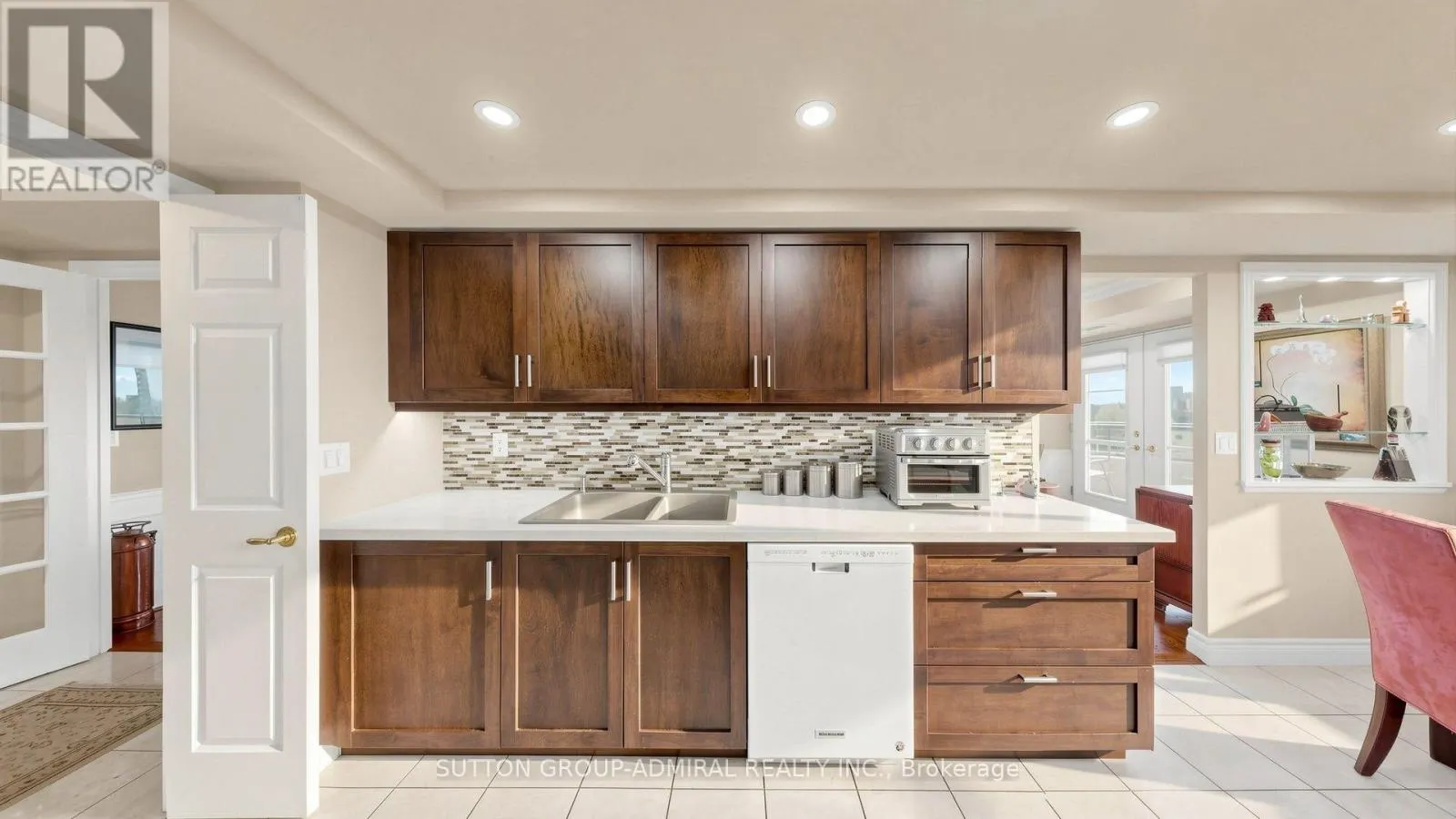 713 - 89 SKYMARK DRIVE