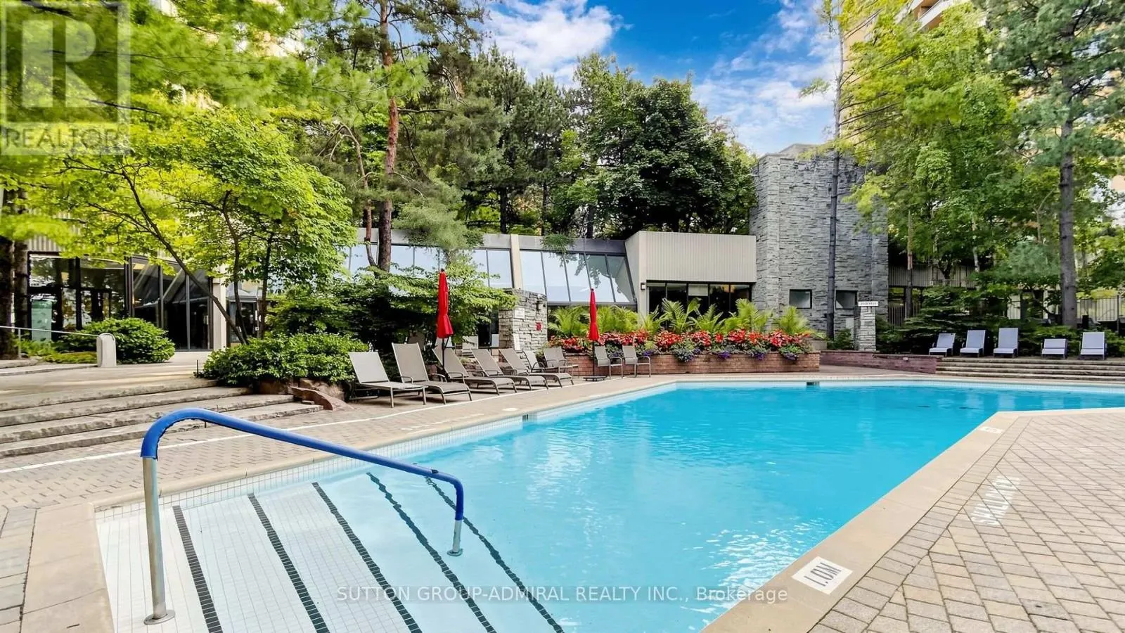 713 - 89 SKYMARK DRIVE