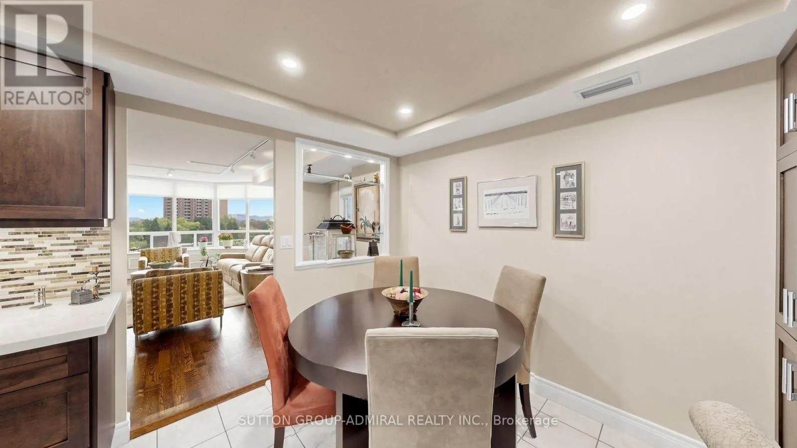 713 - 89 SKYMARK DRIVE