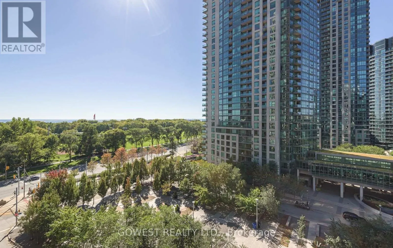 906 - 628 FLEET STREET