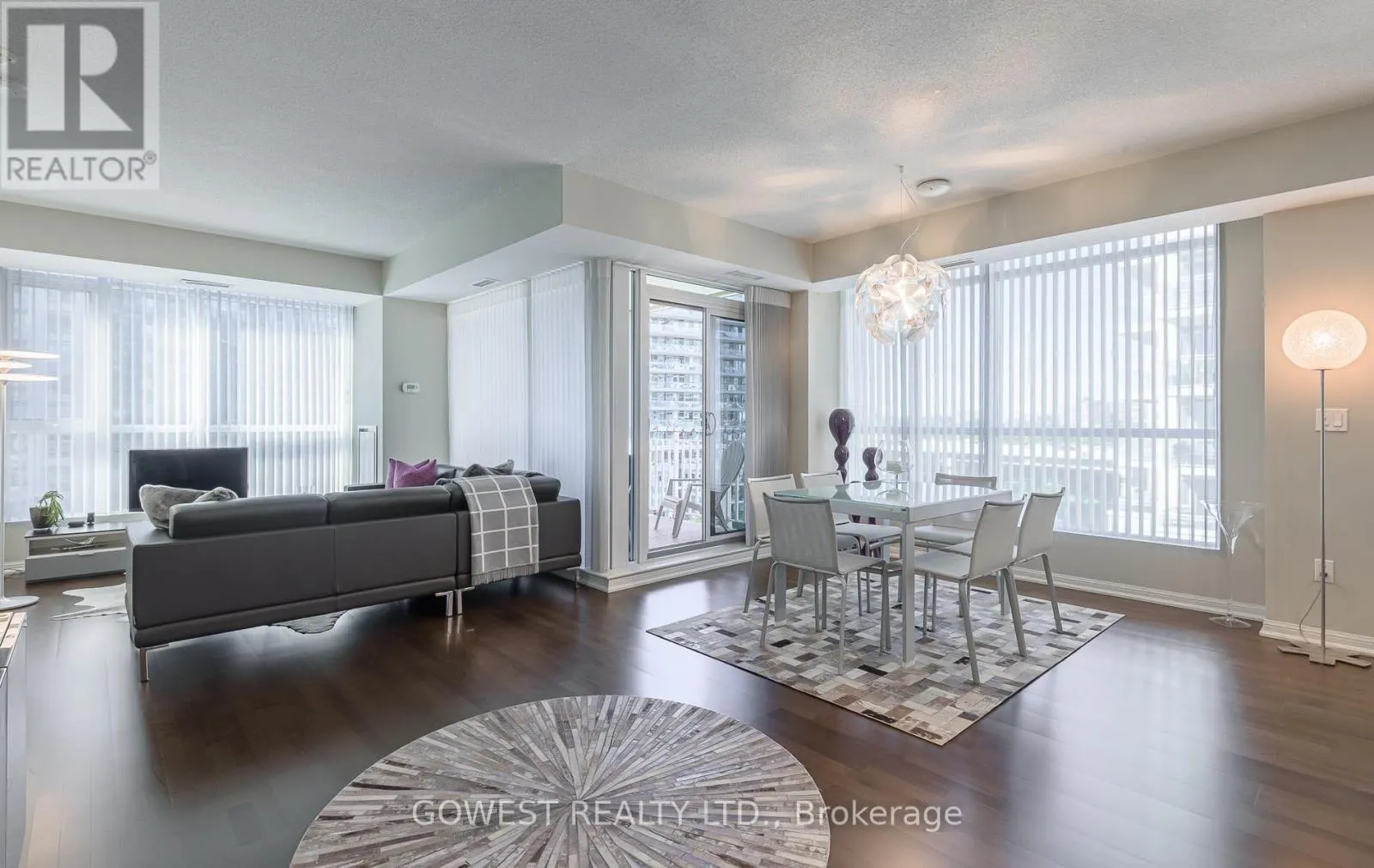 906 - 628 FLEET STREET