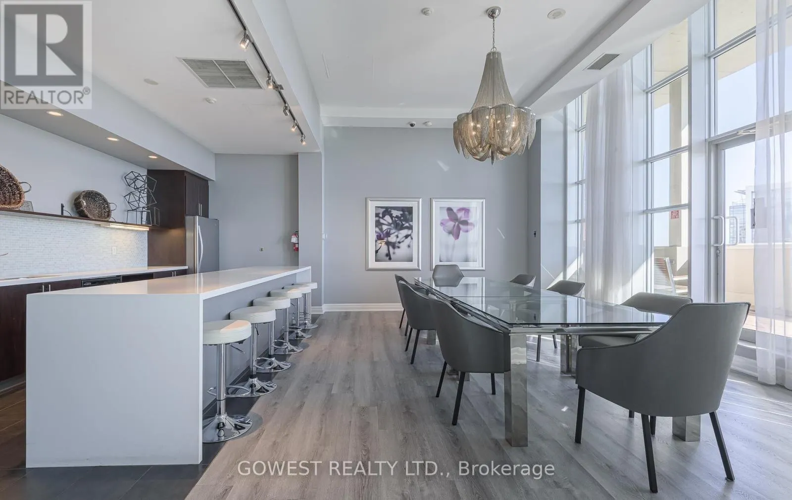 906 - 628 FLEET STREET