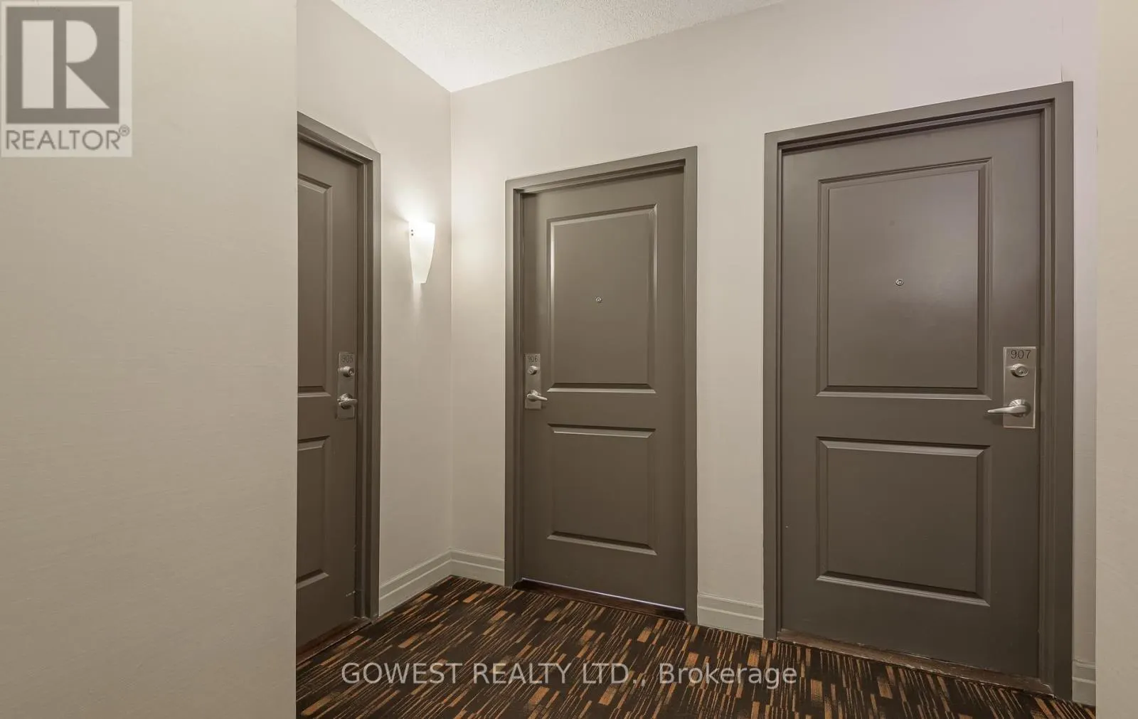 906 - 628 FLEET STREET