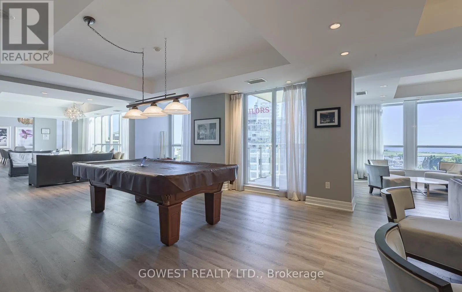 906 - 628 FLEET STREET