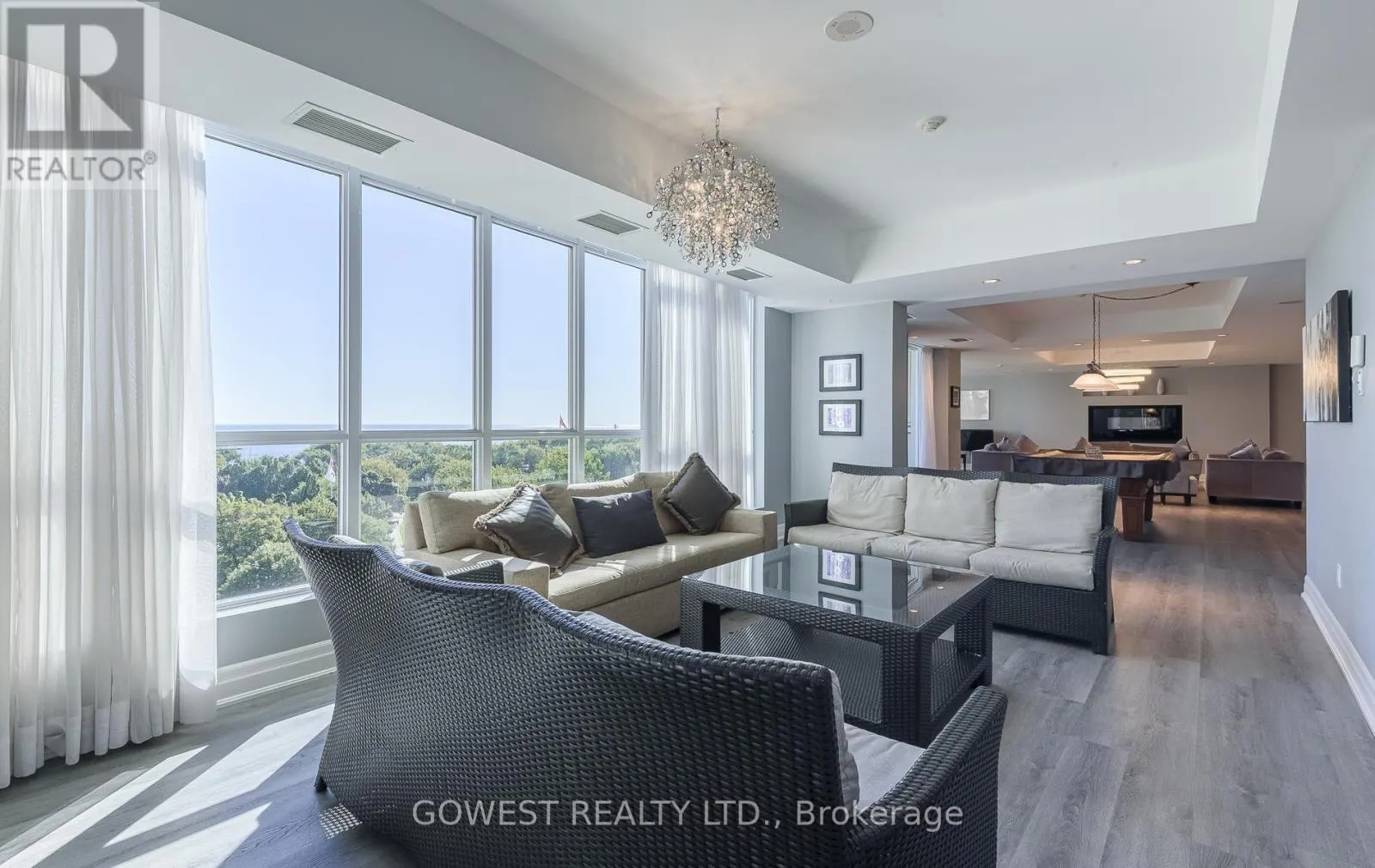 906 - 628 FLEET STREET