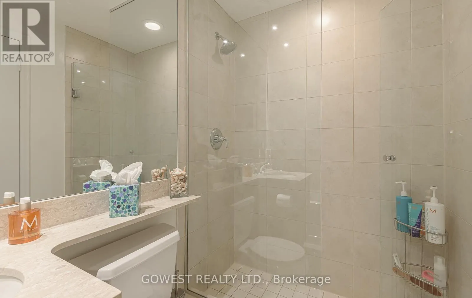906 - 628 FLEET STREET