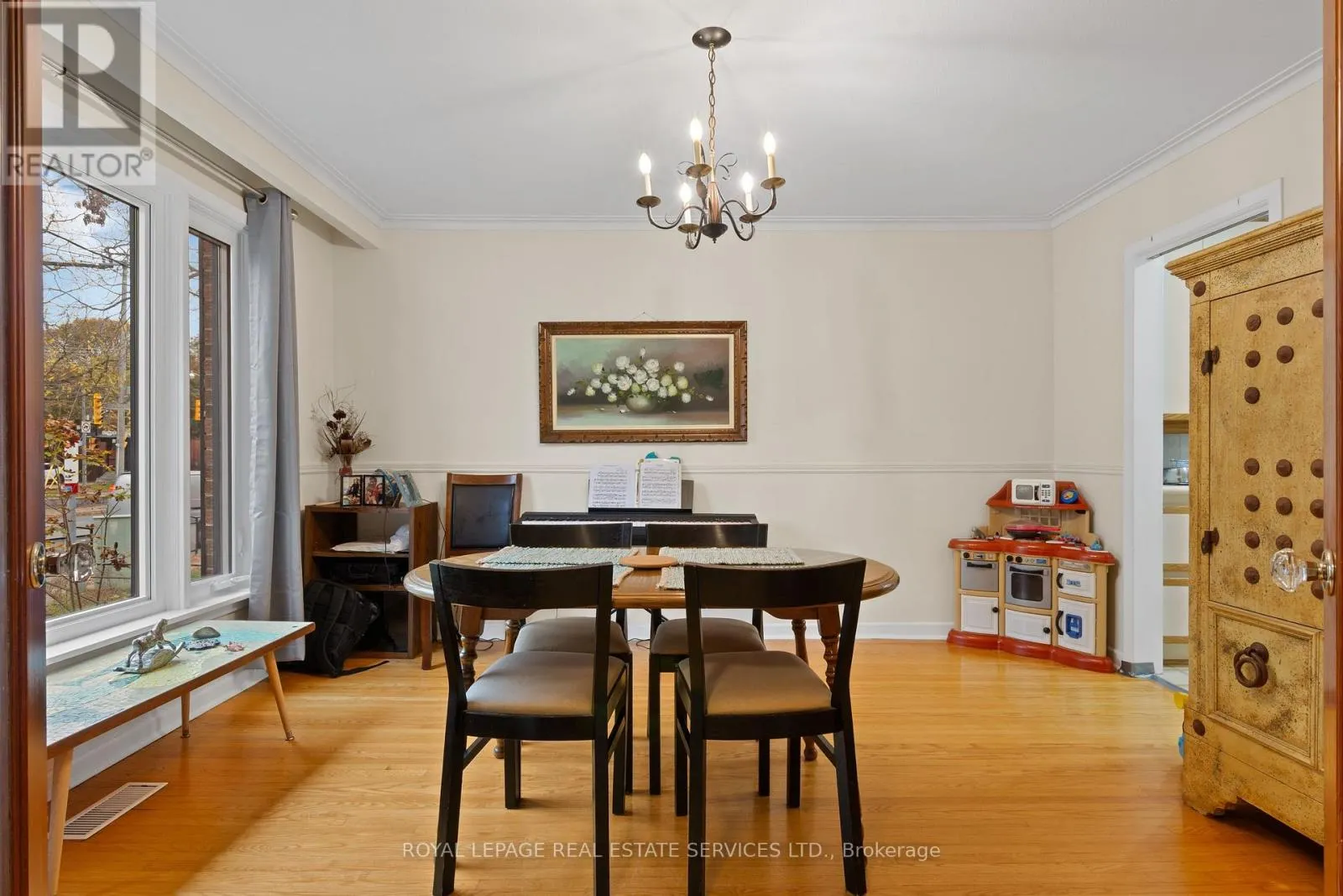 MAIN & UPPER - 1129 MOUNT PLEASANT ROAD