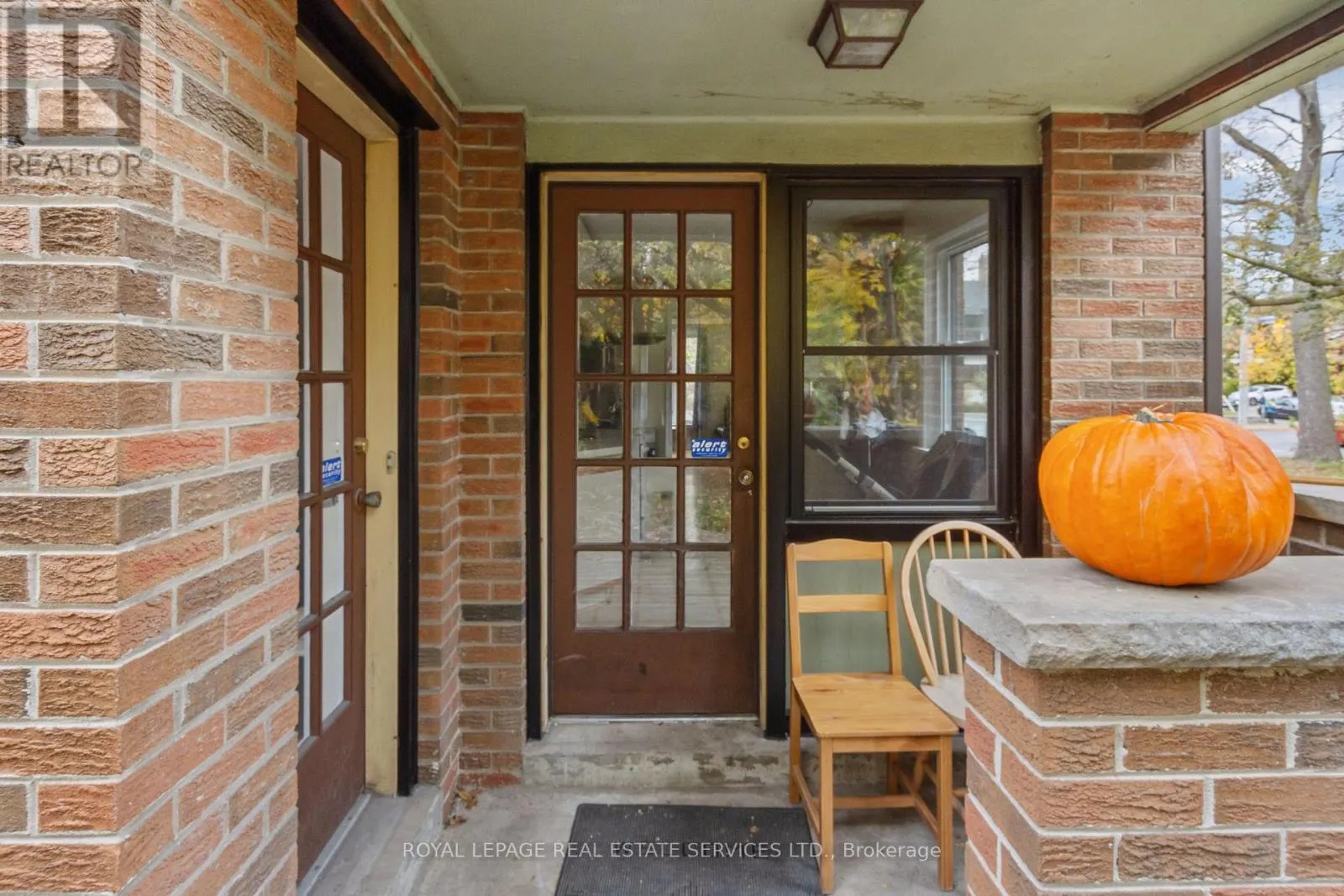 MAIN & UPPER - 1129 MOUNT PLEASANT ROAD