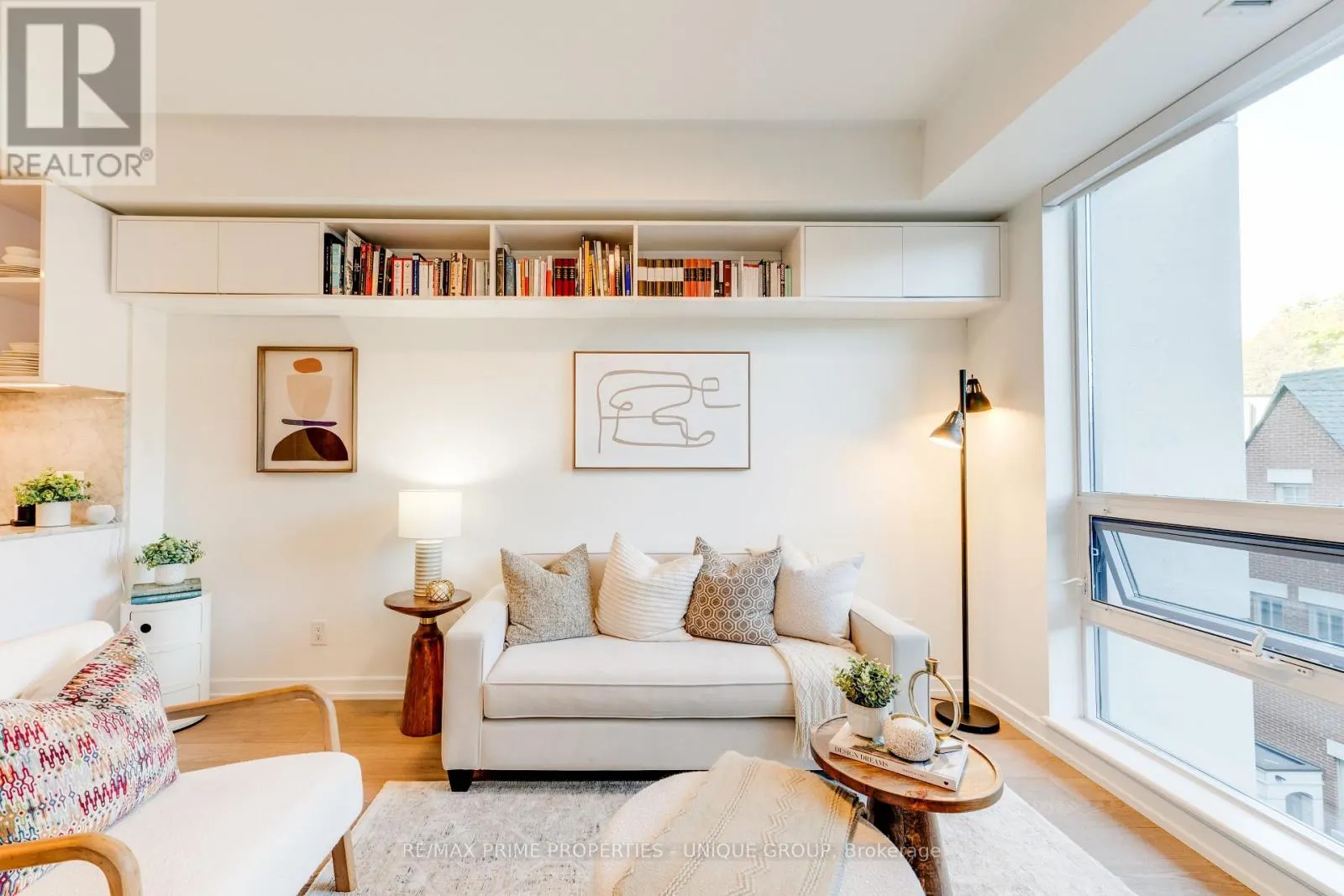 412 - 377 MADISON AVENUE