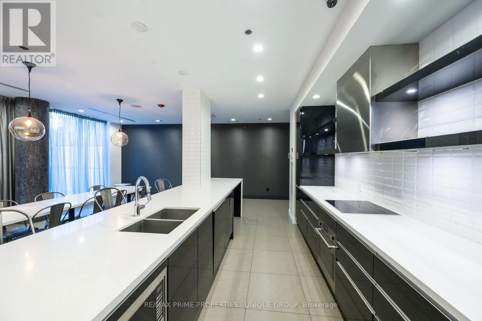 412 - 377 MADISON AVENUE