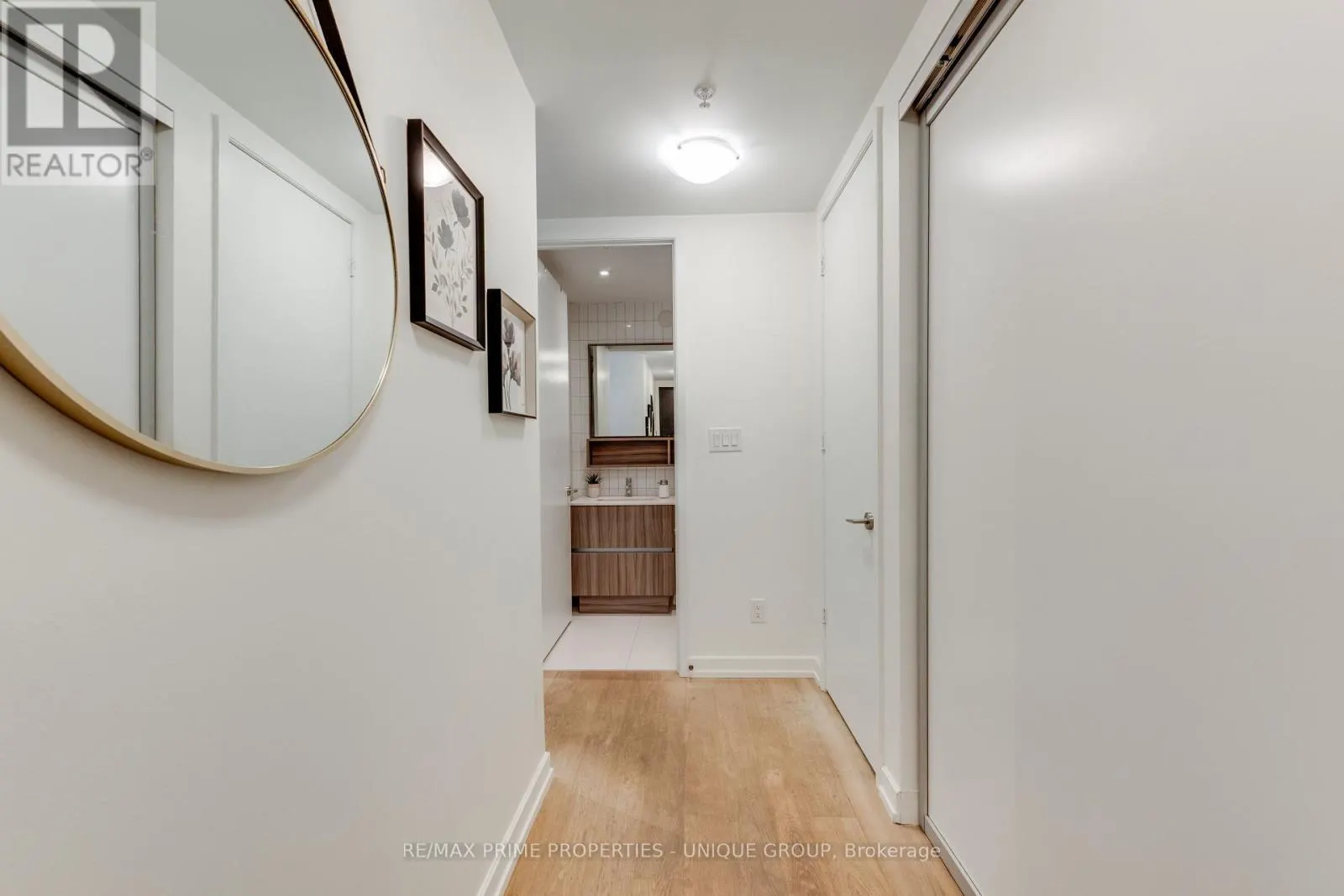 412 - 377 MADISON AVENUE