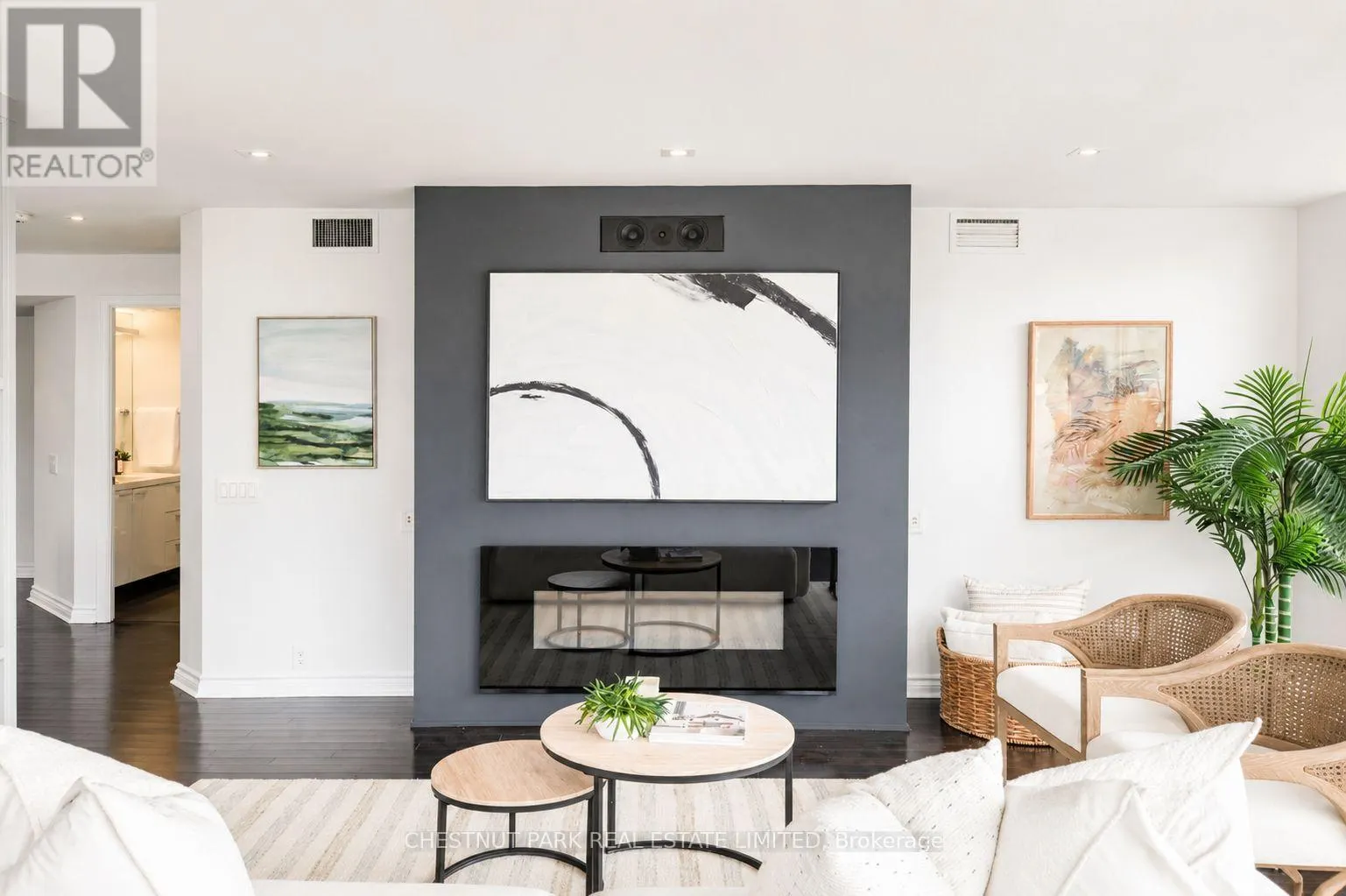 702 - 1177 YONGE STREET