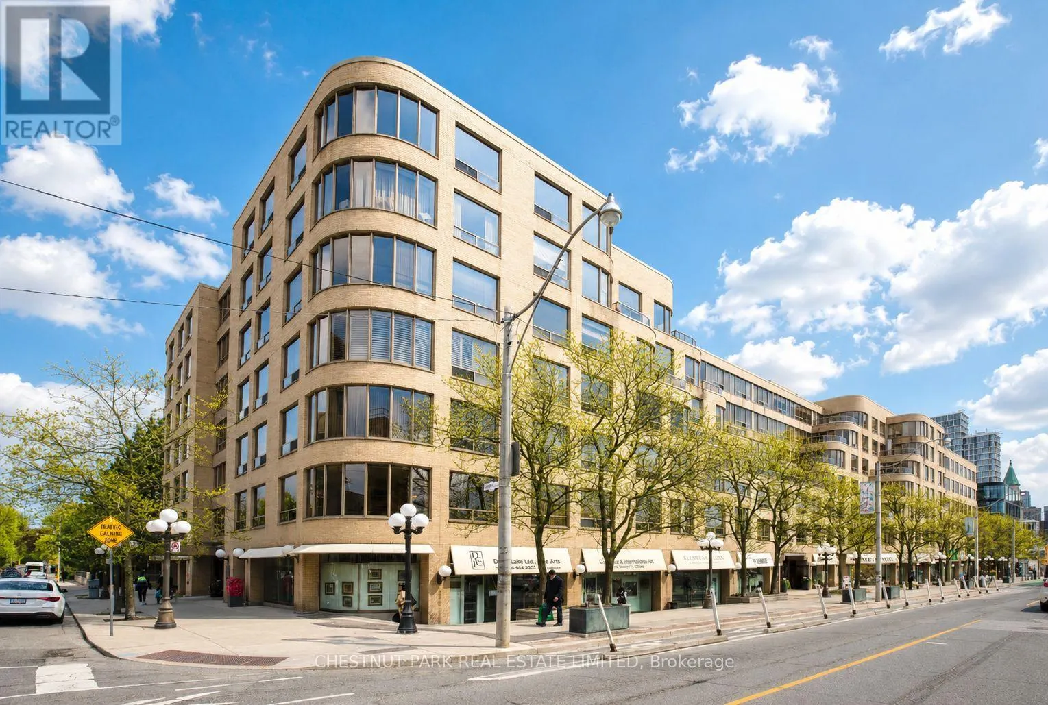 702 - 1177 YONGE STREET