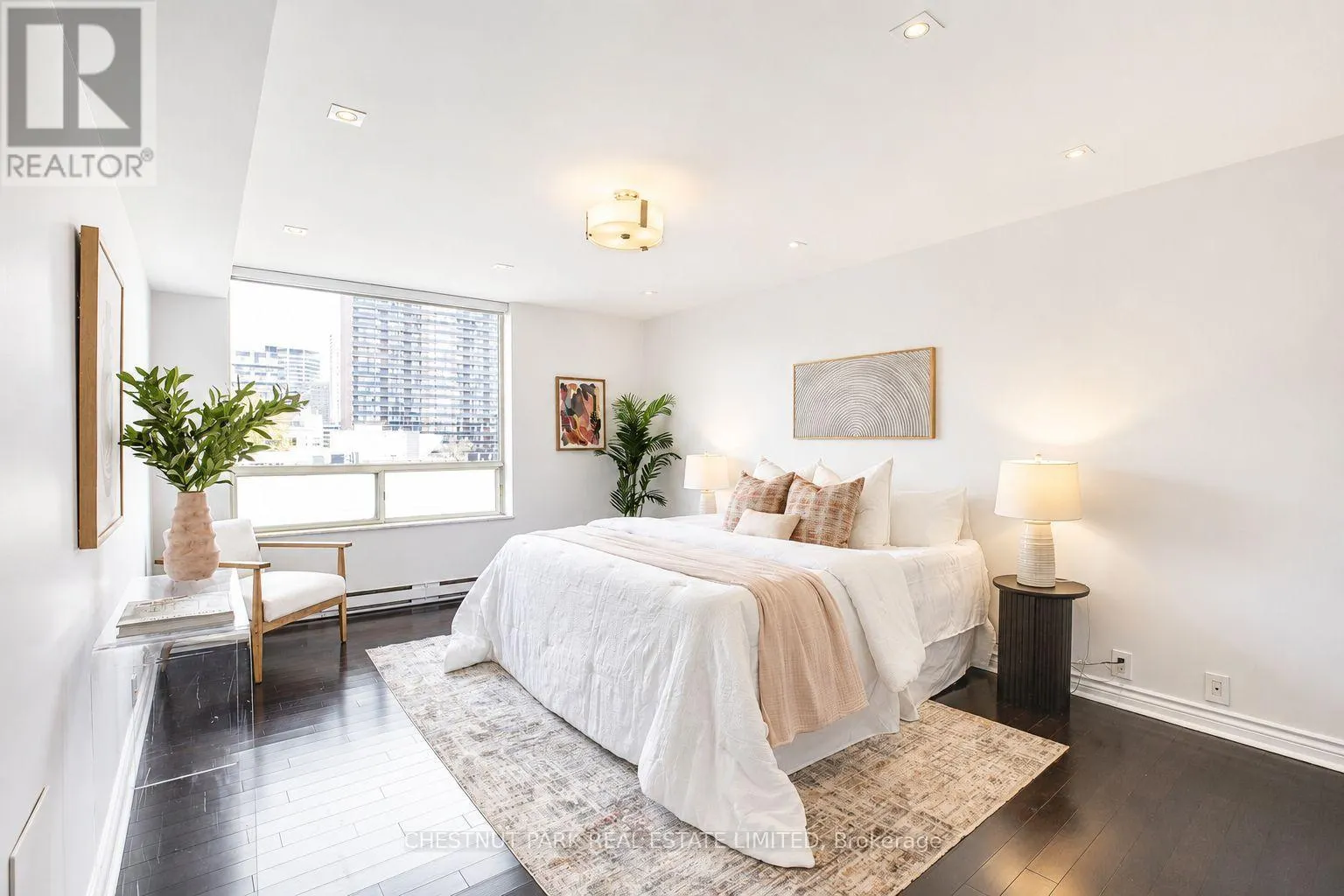 702 - 1177 YONGE STREET