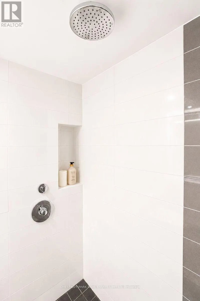 702 - 1177 YONGE STREET