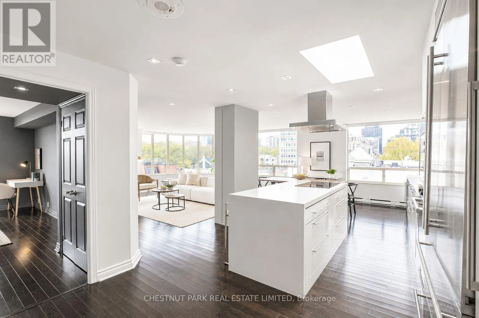 702 - 1177 YONGE STREET