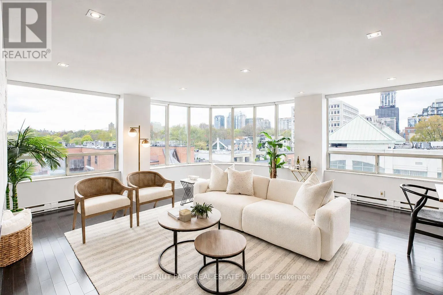 702 - 1177 YONGE STREET
