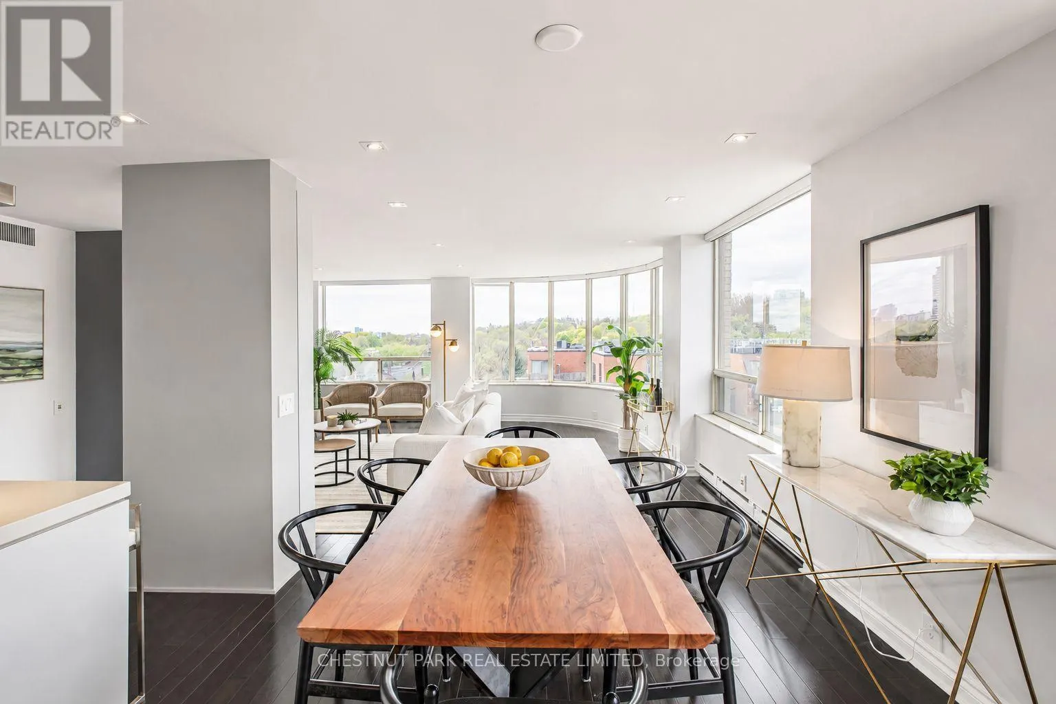 702 - 1177 YONGE STREET