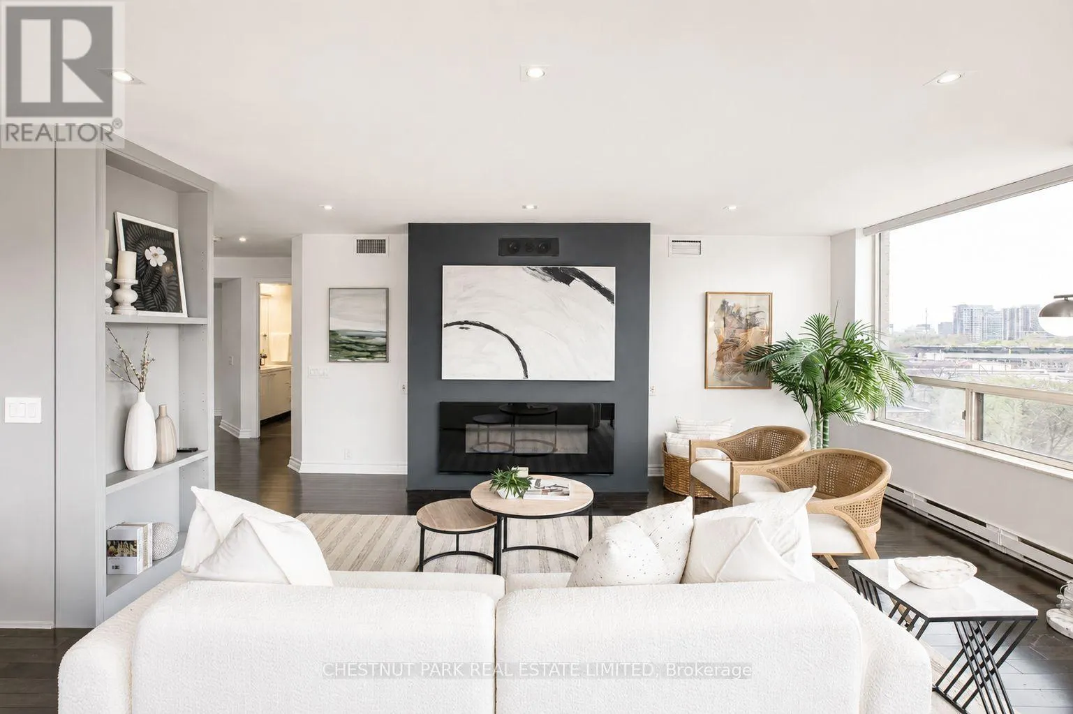 702 - 1177 YONGE STREET