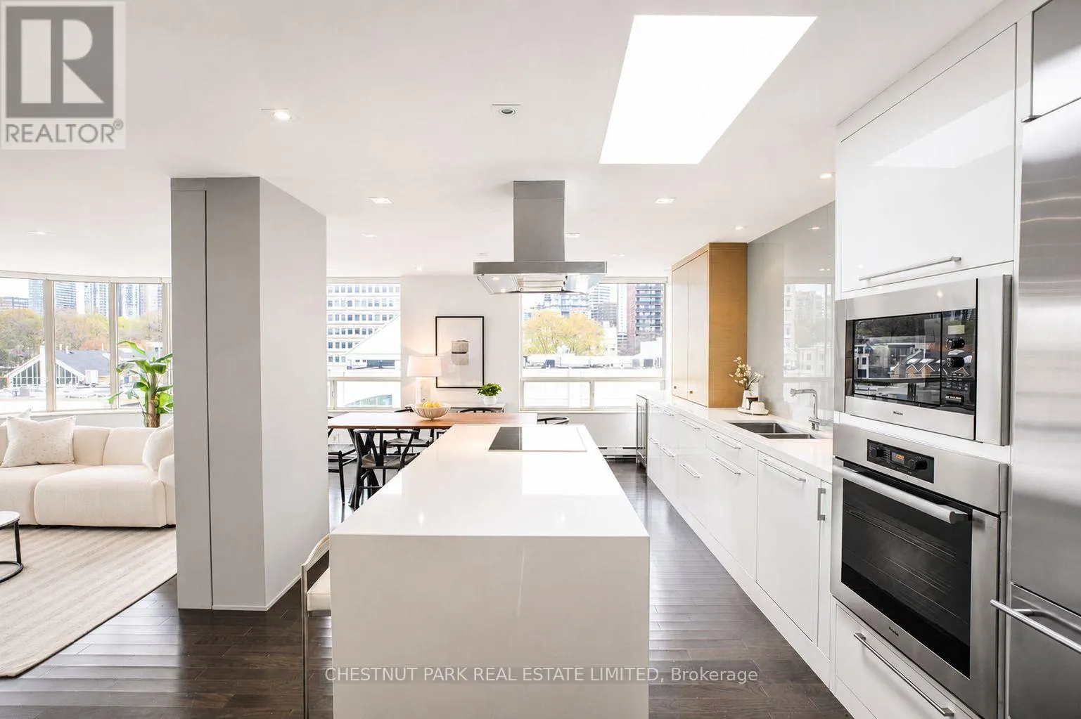 702 - 1177 YONGE STREET