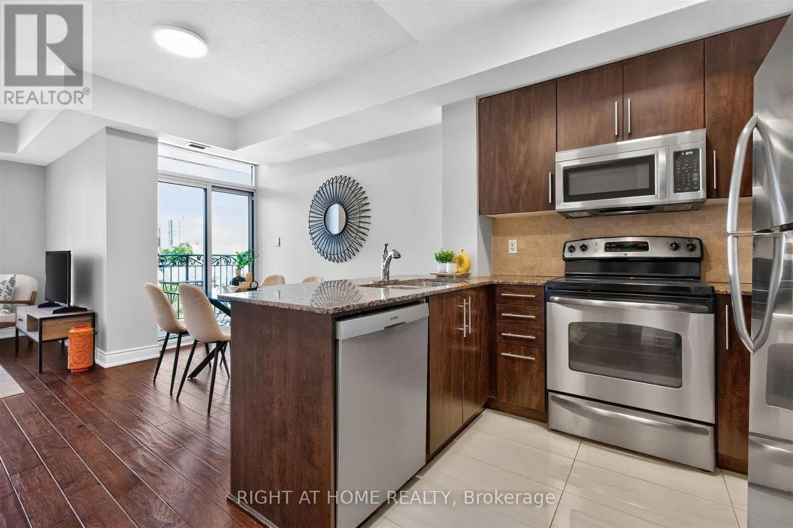 504 - 650 MOUNT PLEASANT ROAD