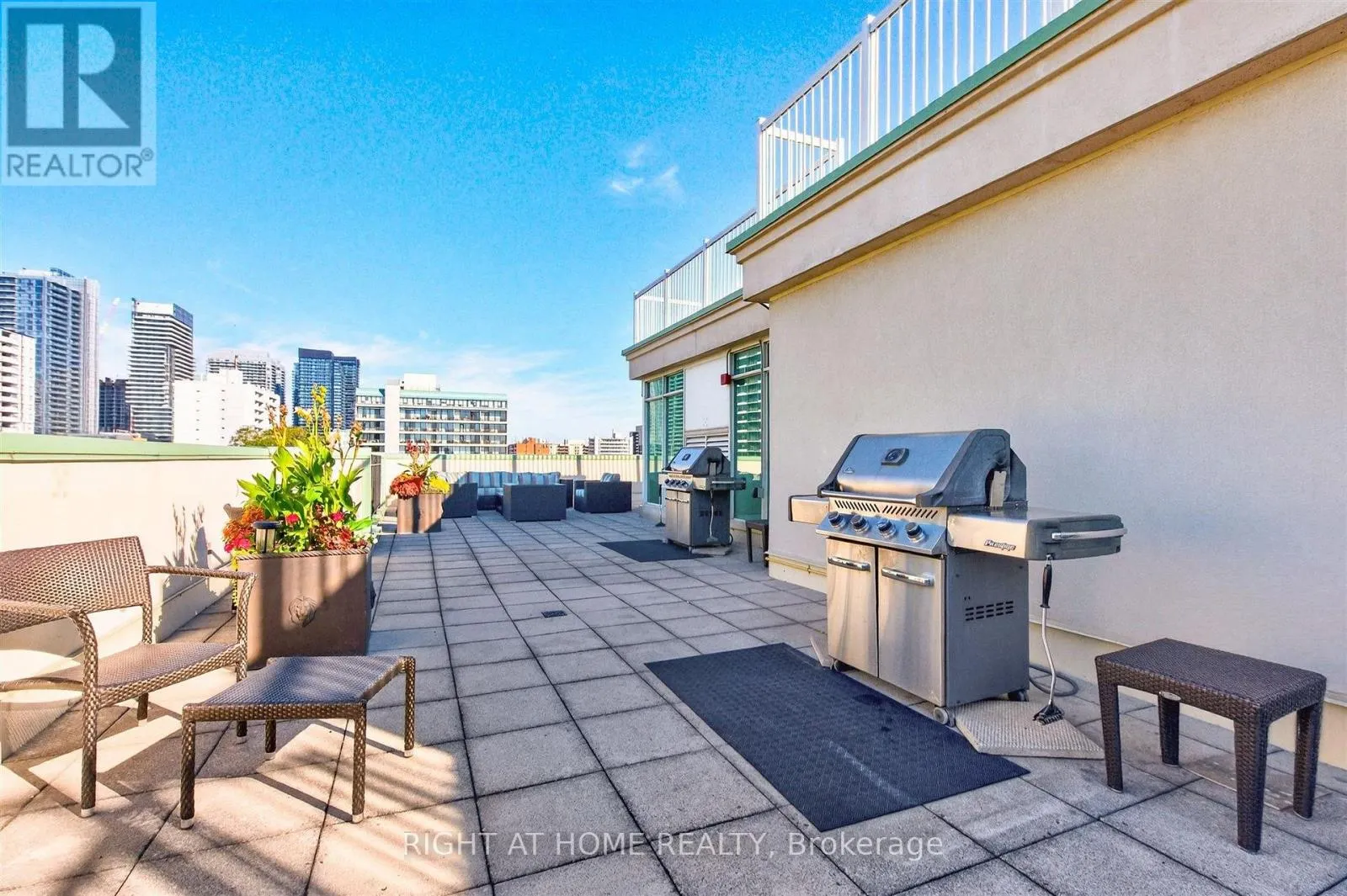 504 - 650 MOUNT PLEASANT ROAD