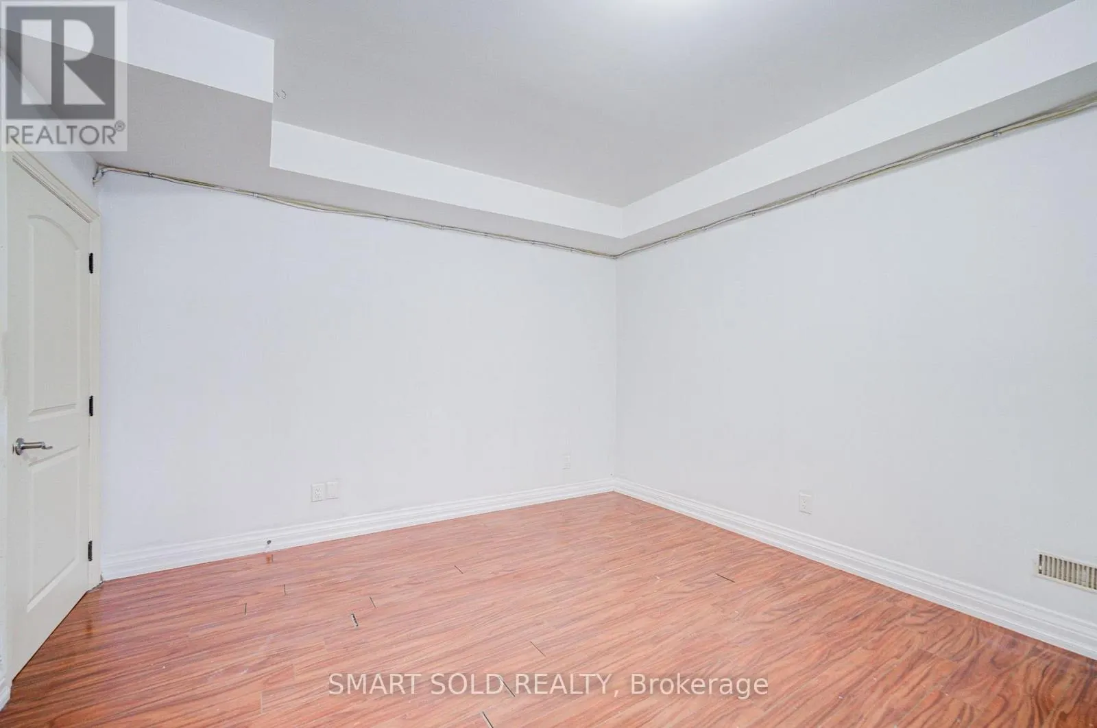 LOWER - 213 MAPLEHURST AVENUE