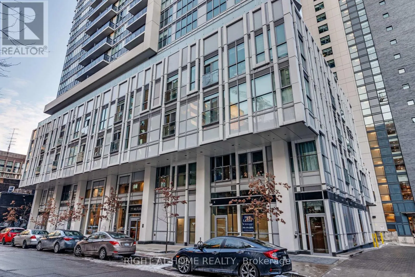 306 - 77 MUTUAL STREET
