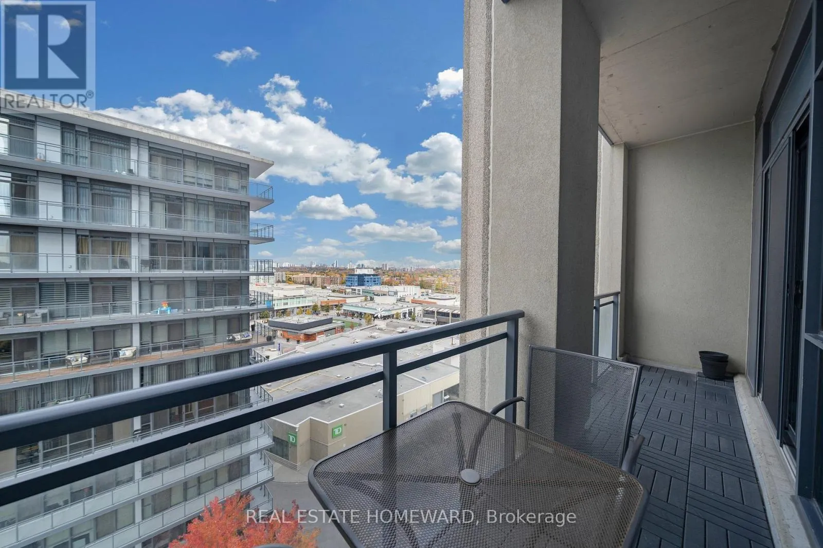913 - 75 THE DONWAY W